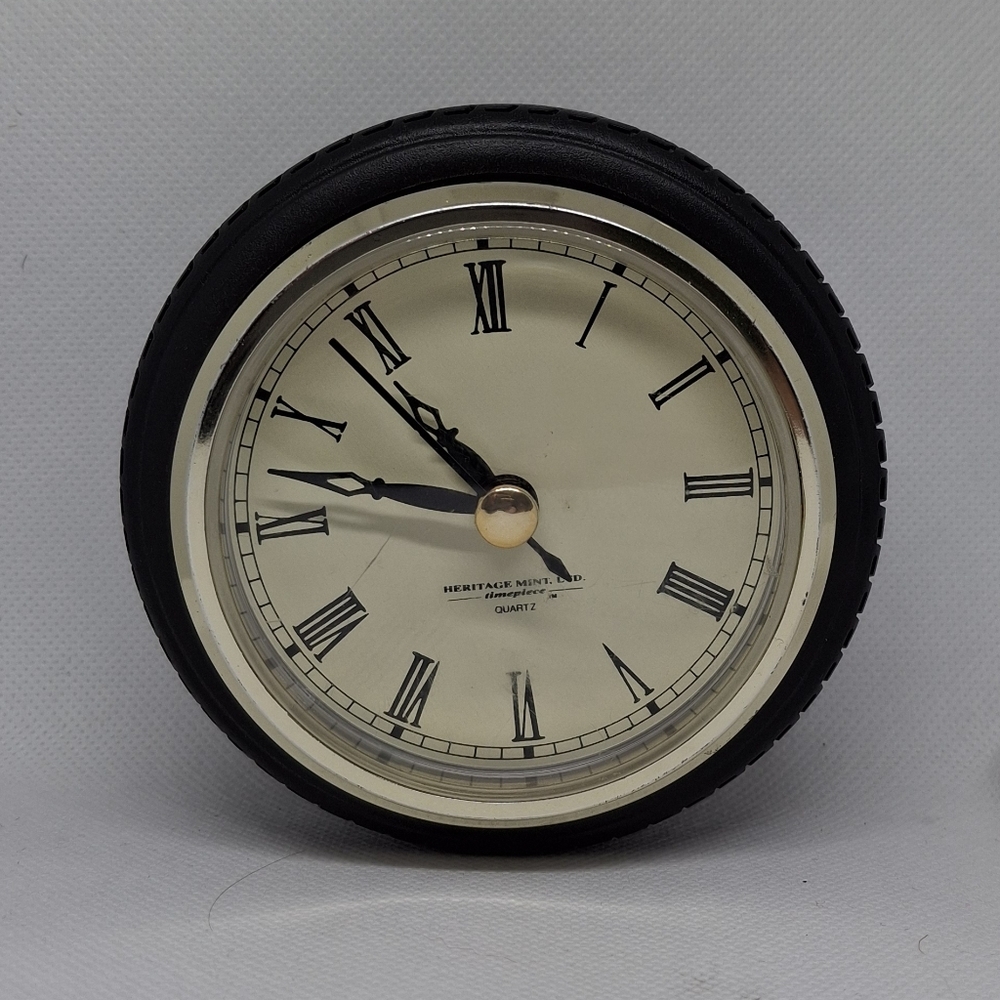 Vintage Black Tire Heritage Mint Quartz Desk Clock